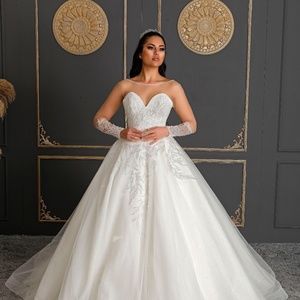 Stunning wedding dress